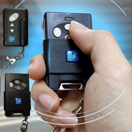 Làm khóa cửa cuốn