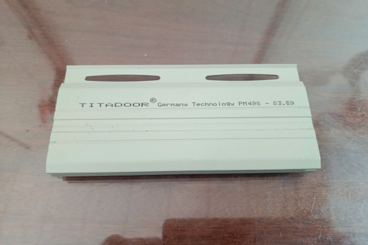 TITADOOR- PM498