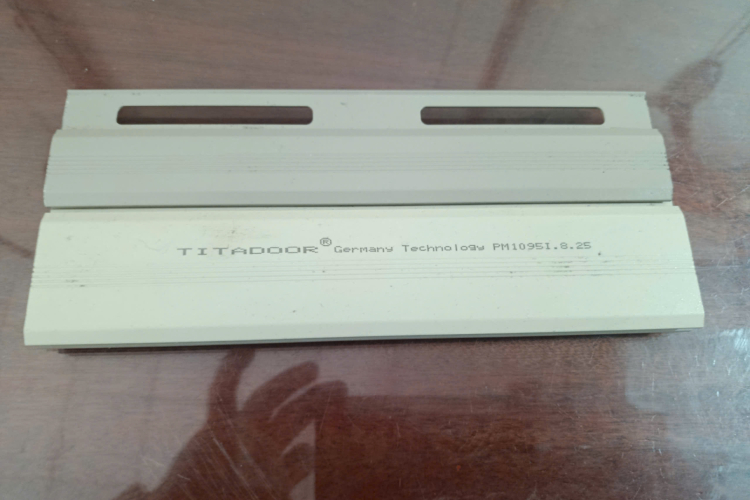 TITADOOR-PM10951